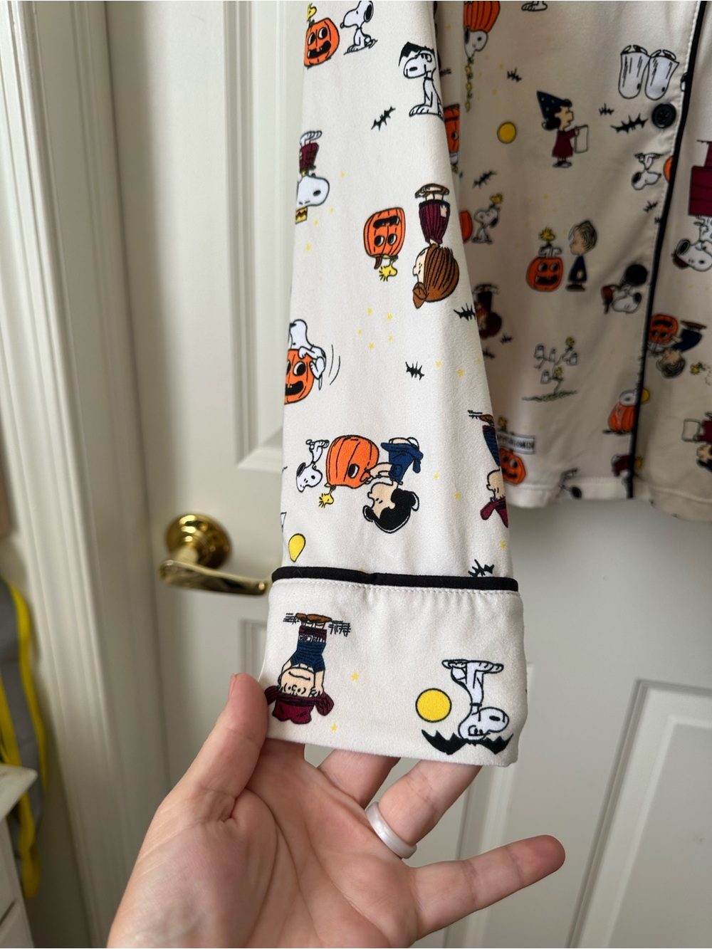 Beauty Sleep Social x Peanuts Halloween Pajama Set Plus Size XXL - Picture 3 of 15